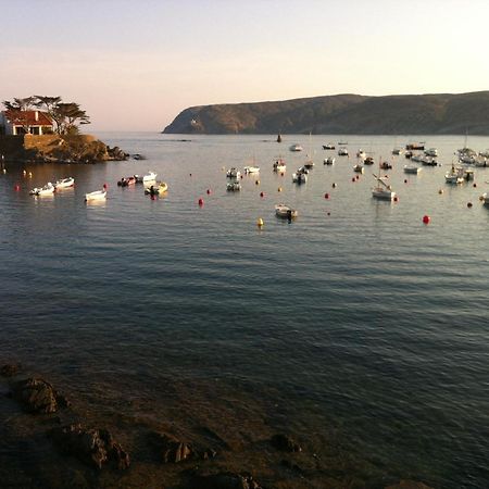 Apartamento Con Vistas Al Mar กาดาเกส ภายนอก รูปภาพ