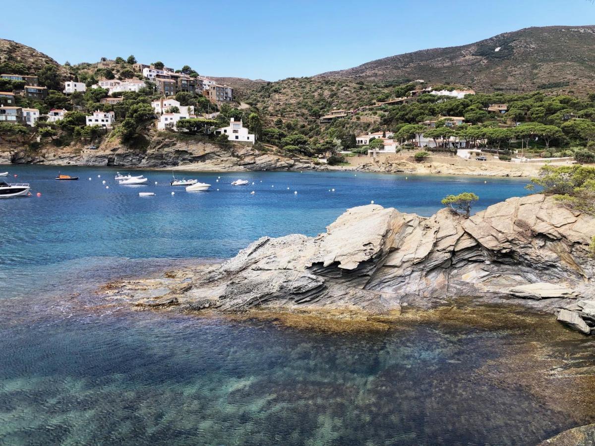 Apartamento Con Vistas Al Mar กาดาเกส ภายนอก รูปภาพ