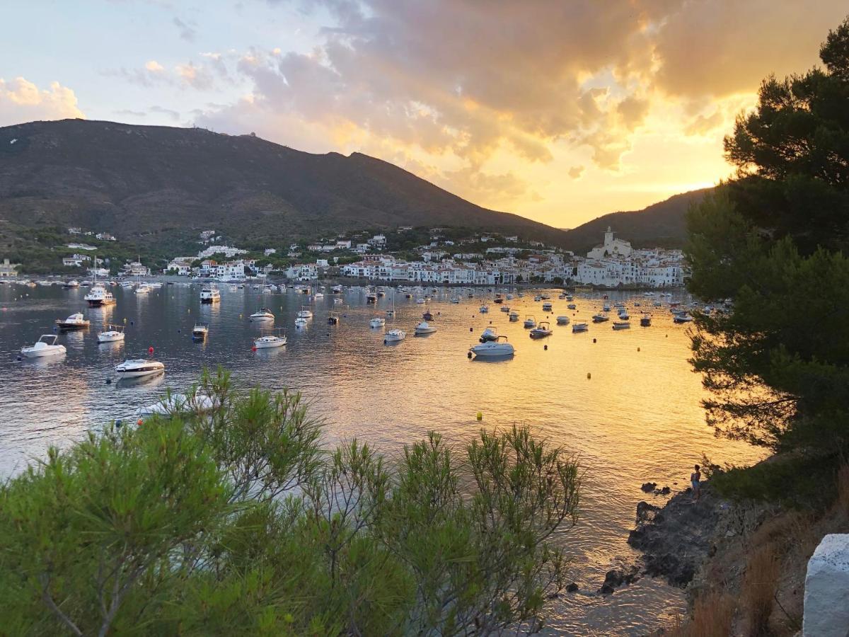 Apartamento Con Vistas Al Mar กาดาเกส ภายนอก รูปภาพ
