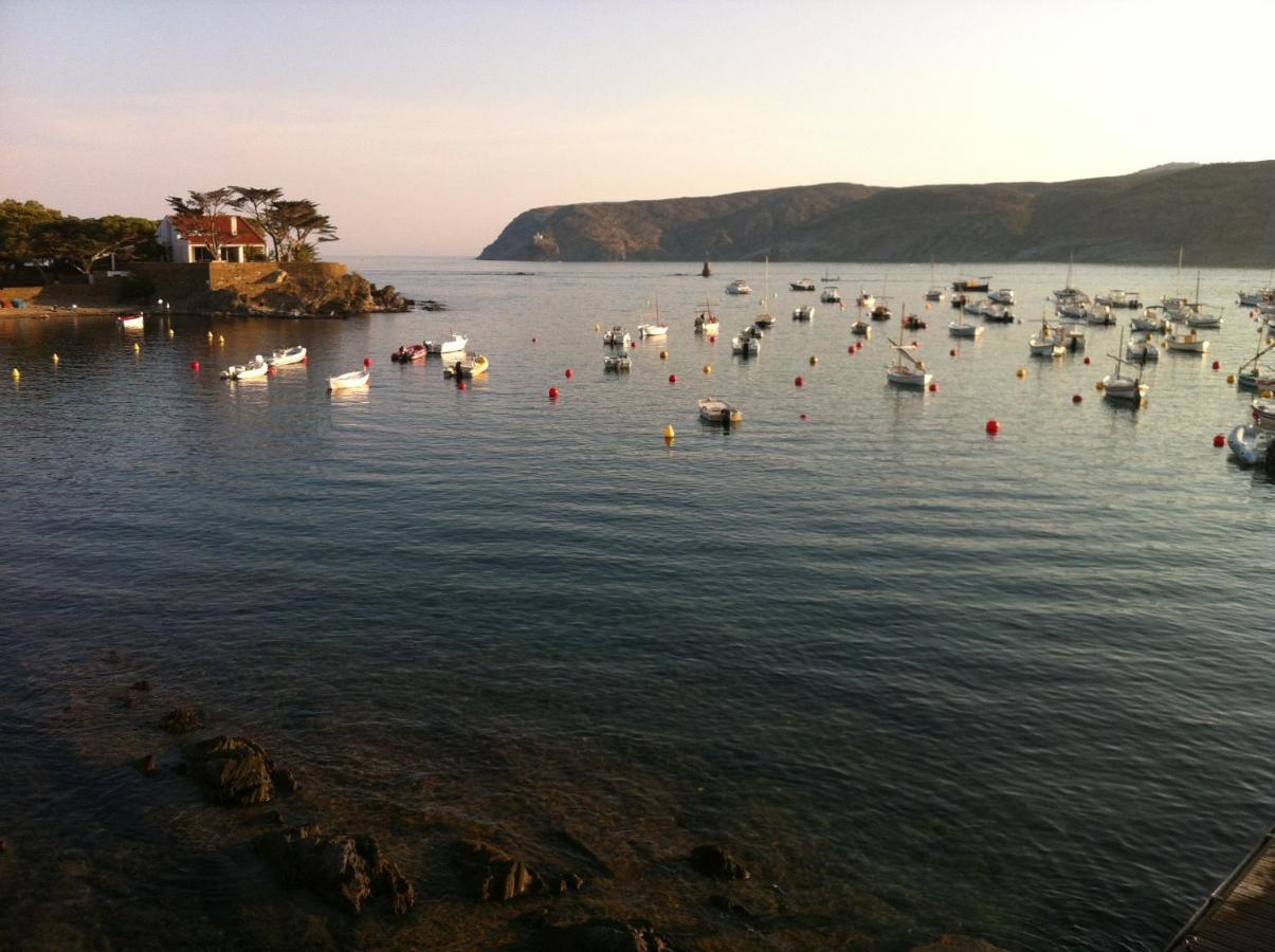 Apartamento Con Vistas Al Mar กาดาเกส ภายนอก รูปภาพ